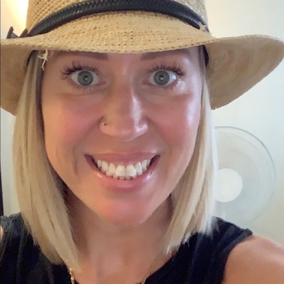 Meet your Posher, Candice - Picture 6 of 13